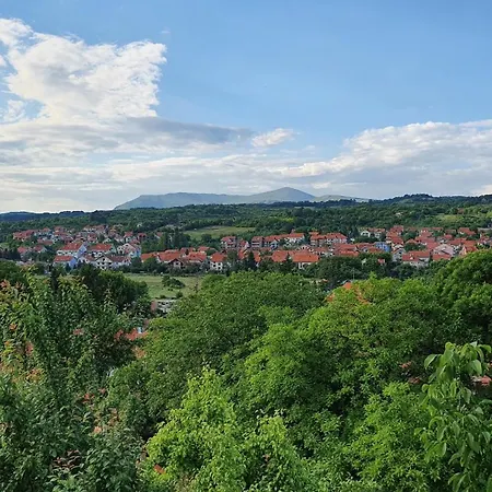 Lav Bed and breakfast 3*